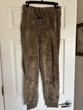 Essentials Men's Plush Joggers in Brown